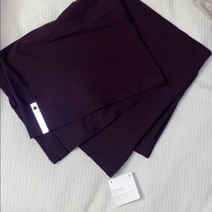 Lululemon vinyasa scarf NEVER WORN W/ tags!!!!